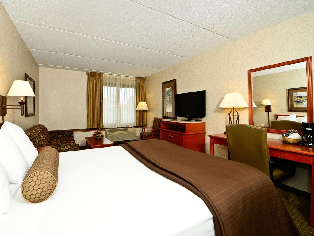 Ramada By Wyndham Plymouth Hotel & Conference Center Dış mekan fotoğraf