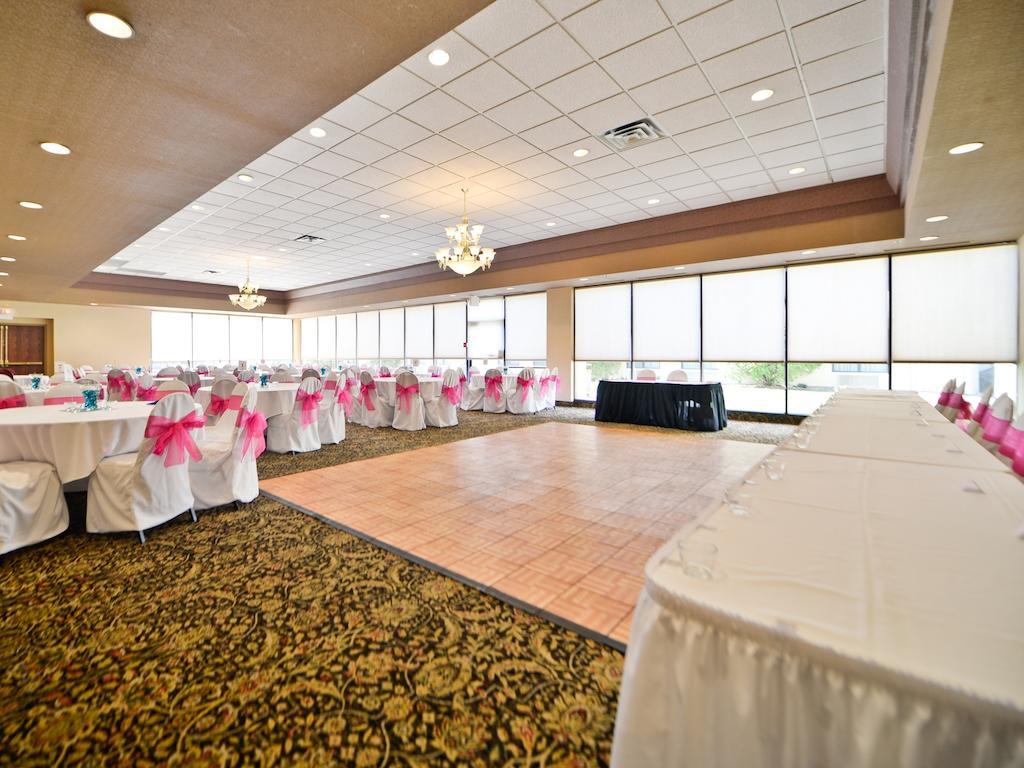 Ramada By Wyndham Plymouth Hotel & Conference Center Dış mekan fotoğraf