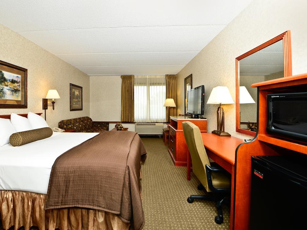 Ramada By Wyndham Plymouth Hotel & Conference Center Dış mekan fotoğraf