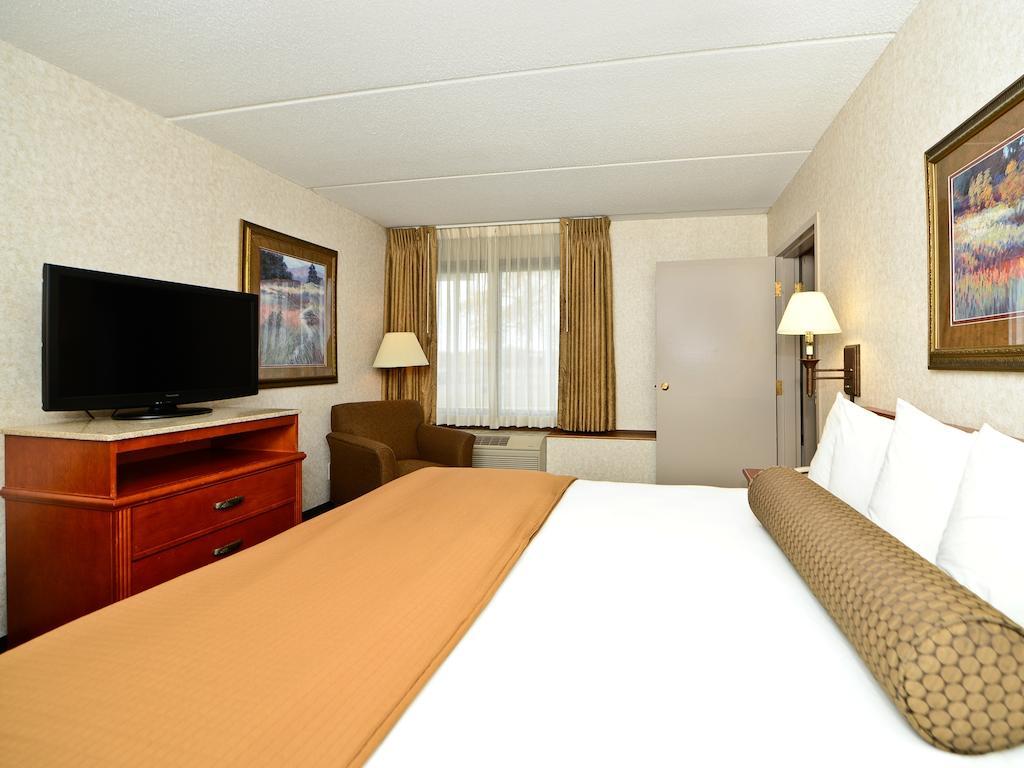 Ramada By Wyndham Plymouth Hotel & Conference Center Dış mekan fotoğraf