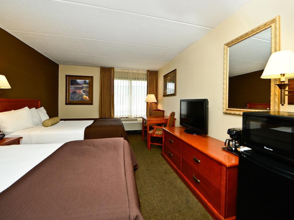 Ramada By Wyndham Plymouth Hotel & Conference Center Dış mekan fotoğraf