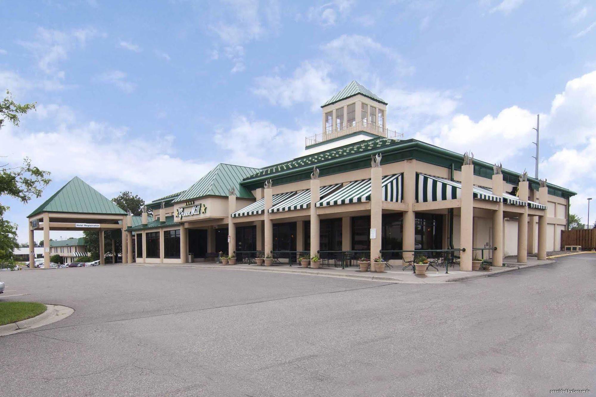 Ramada By Wyndham Plymouth Hotel & Conference Center Dış mekan fotoğraf