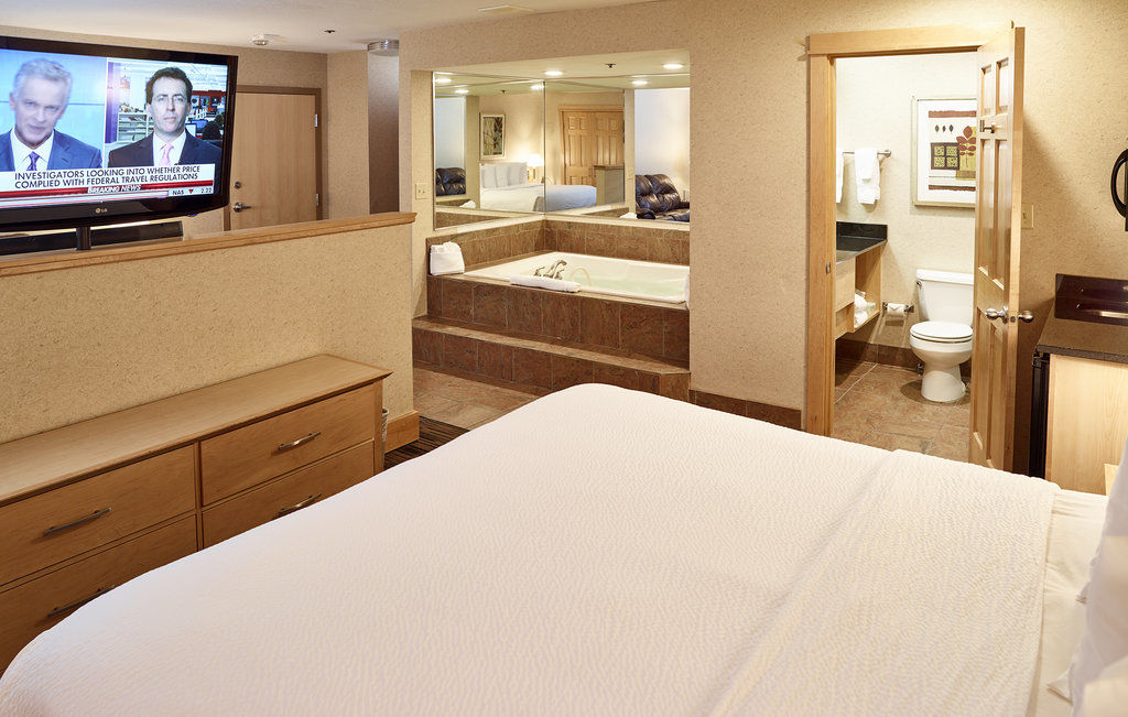 Ramada By Wyndham Plymouth Hotel & Conference Center Dış mekan fotoğraf