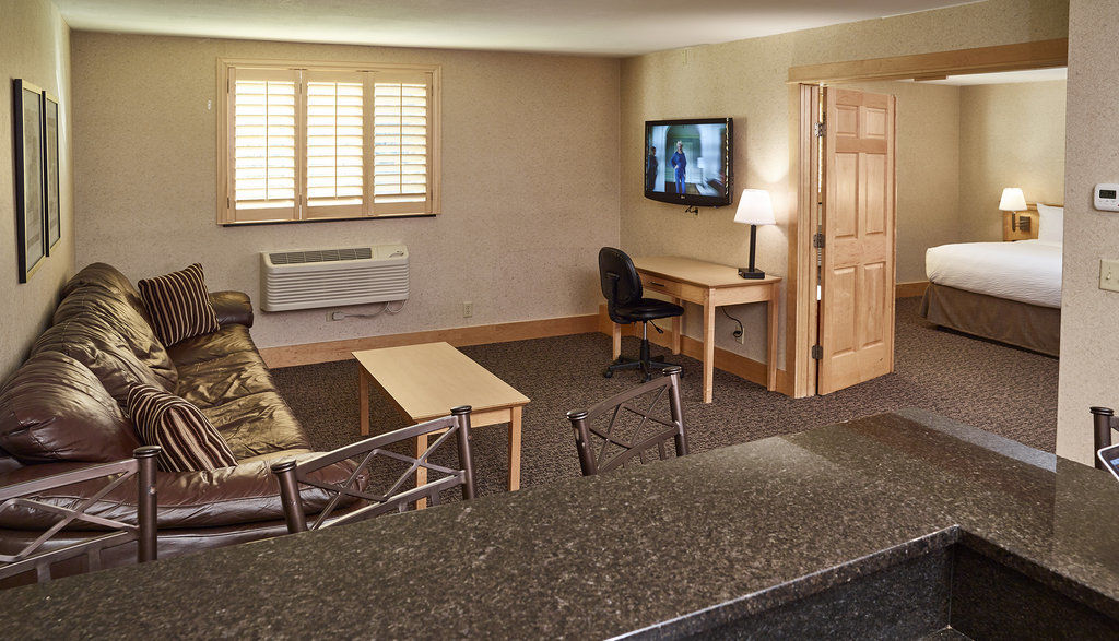 Ramada By Wyndham Plymouth Hotel & Conference Center Dış mekan fotoğraf
