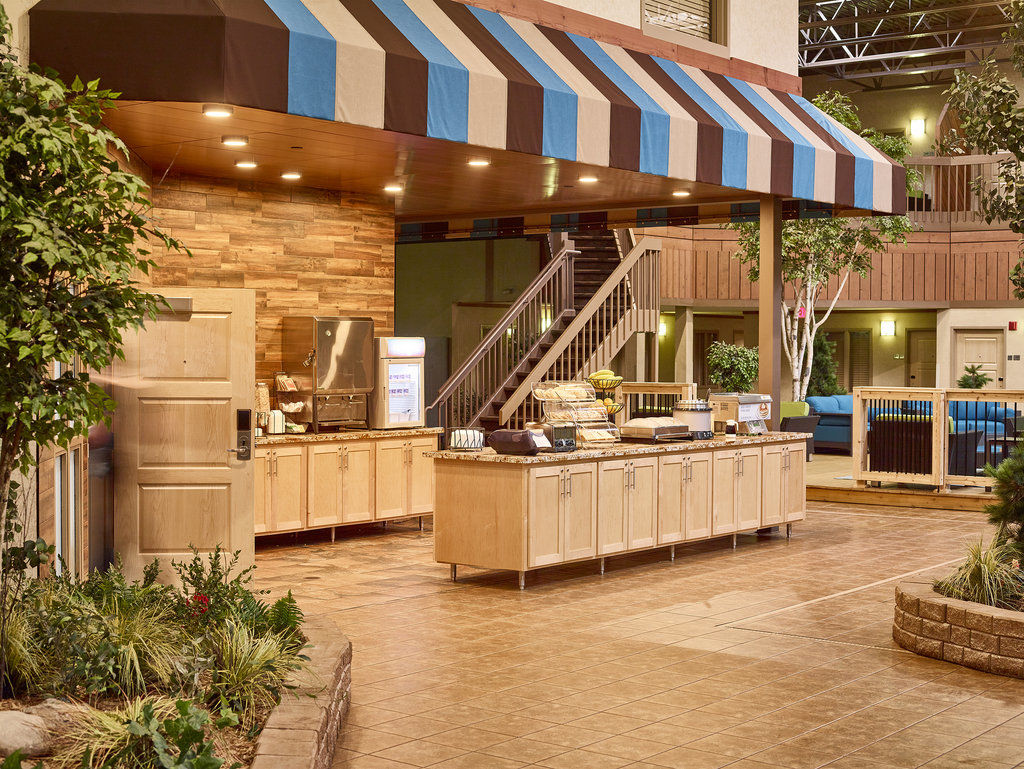 Ramada By Wyndham Plymouth Hotel & Conference Center Dış mekan fotoğraf