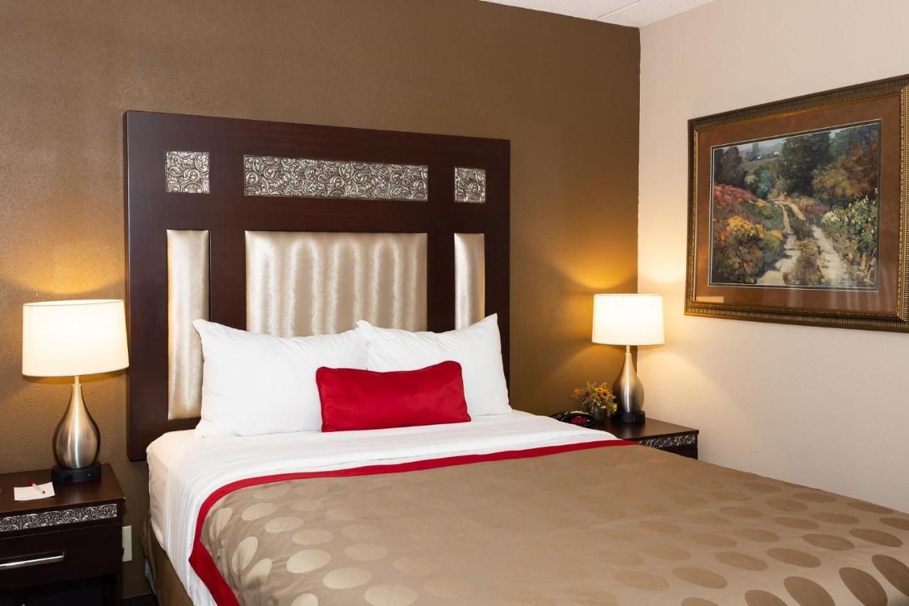 Ramada By Wyndham Plymouth Hotel & Conference Center Dış mekan fotoğraf