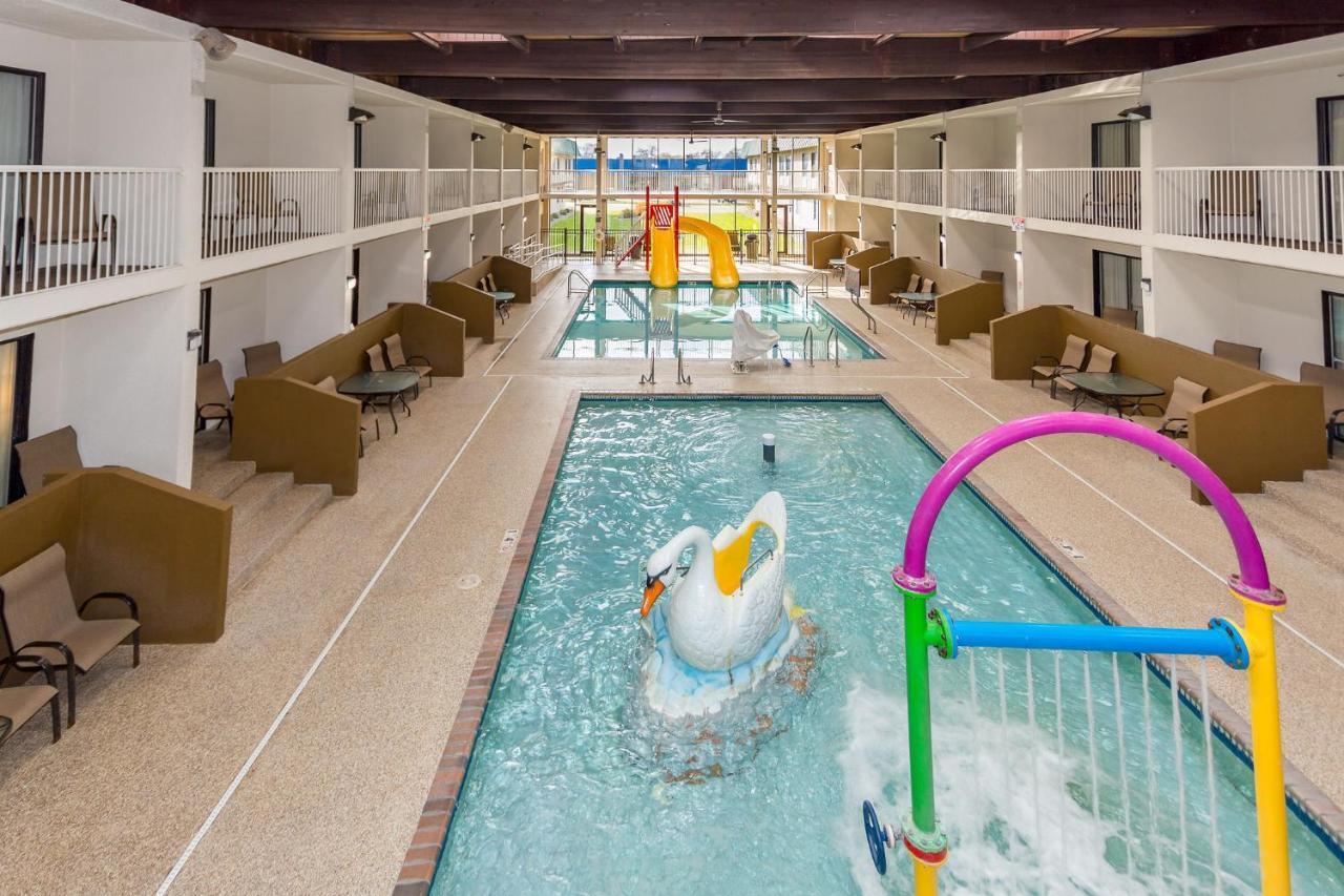 Ramada By Wyndham Plymouth Hotel & Conference Center Dış mekan fotoğraf